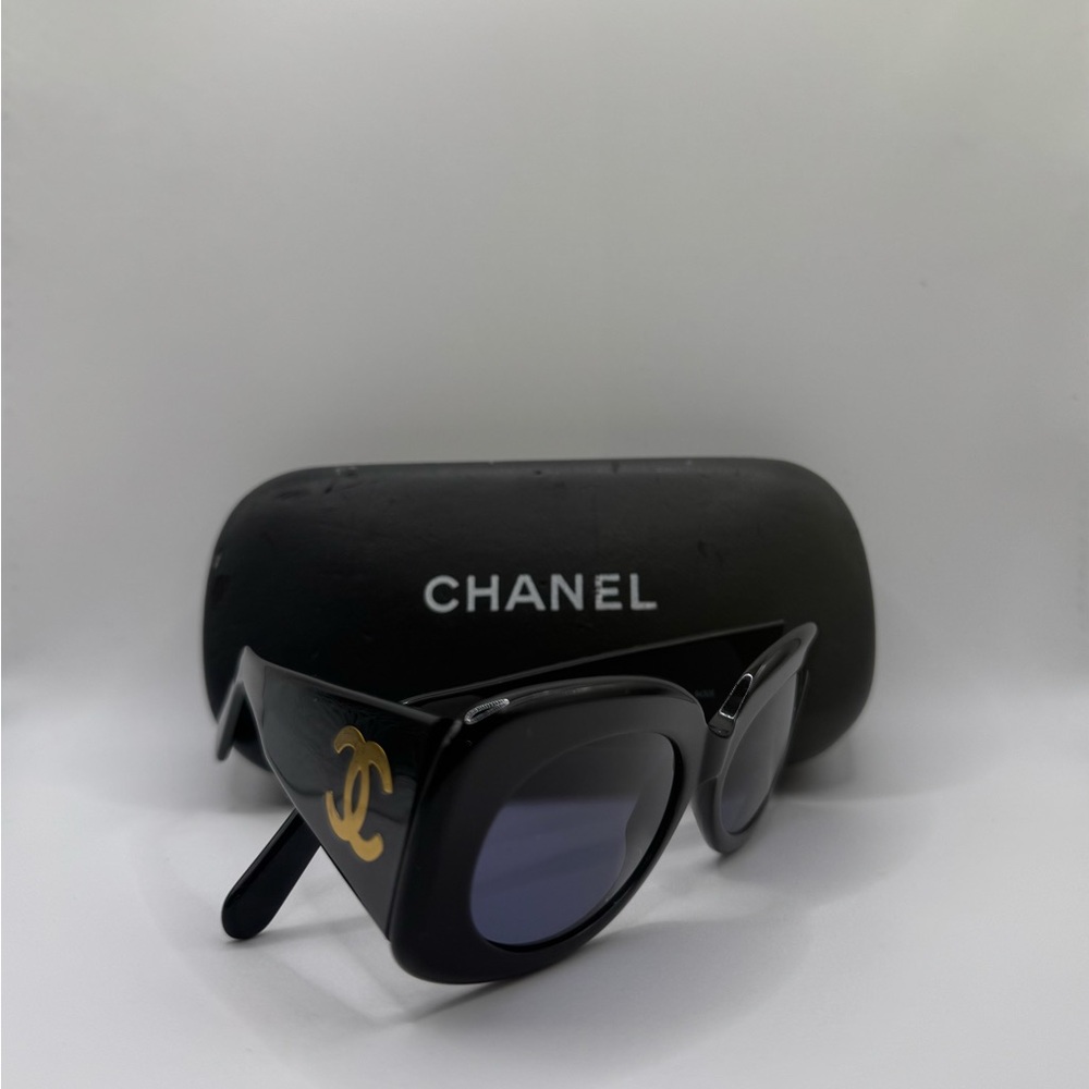 Vintage CHANEL Black Sunglasses with Gold Logo 05248